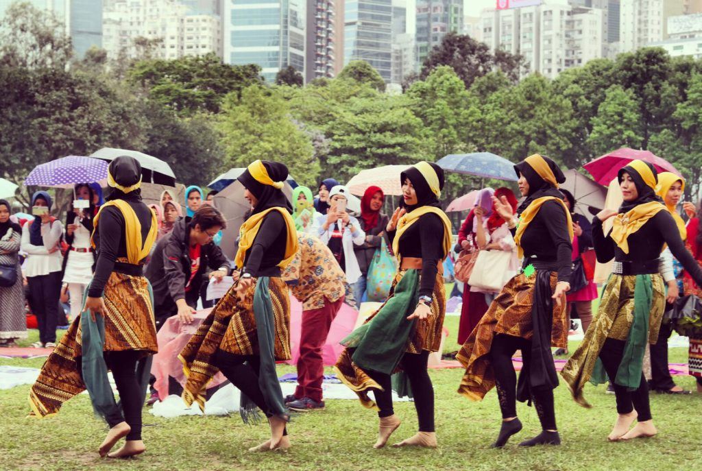 singapore celebration dance