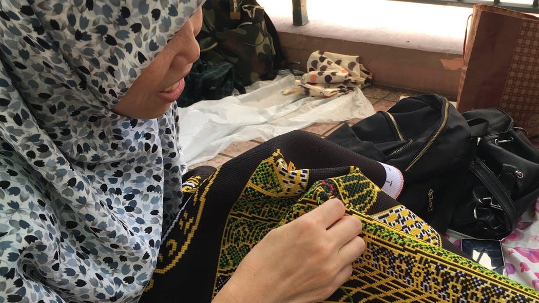 1bd1d67254062d2627fe66b661f403e4473689eb indonesian worker sewing hong kong