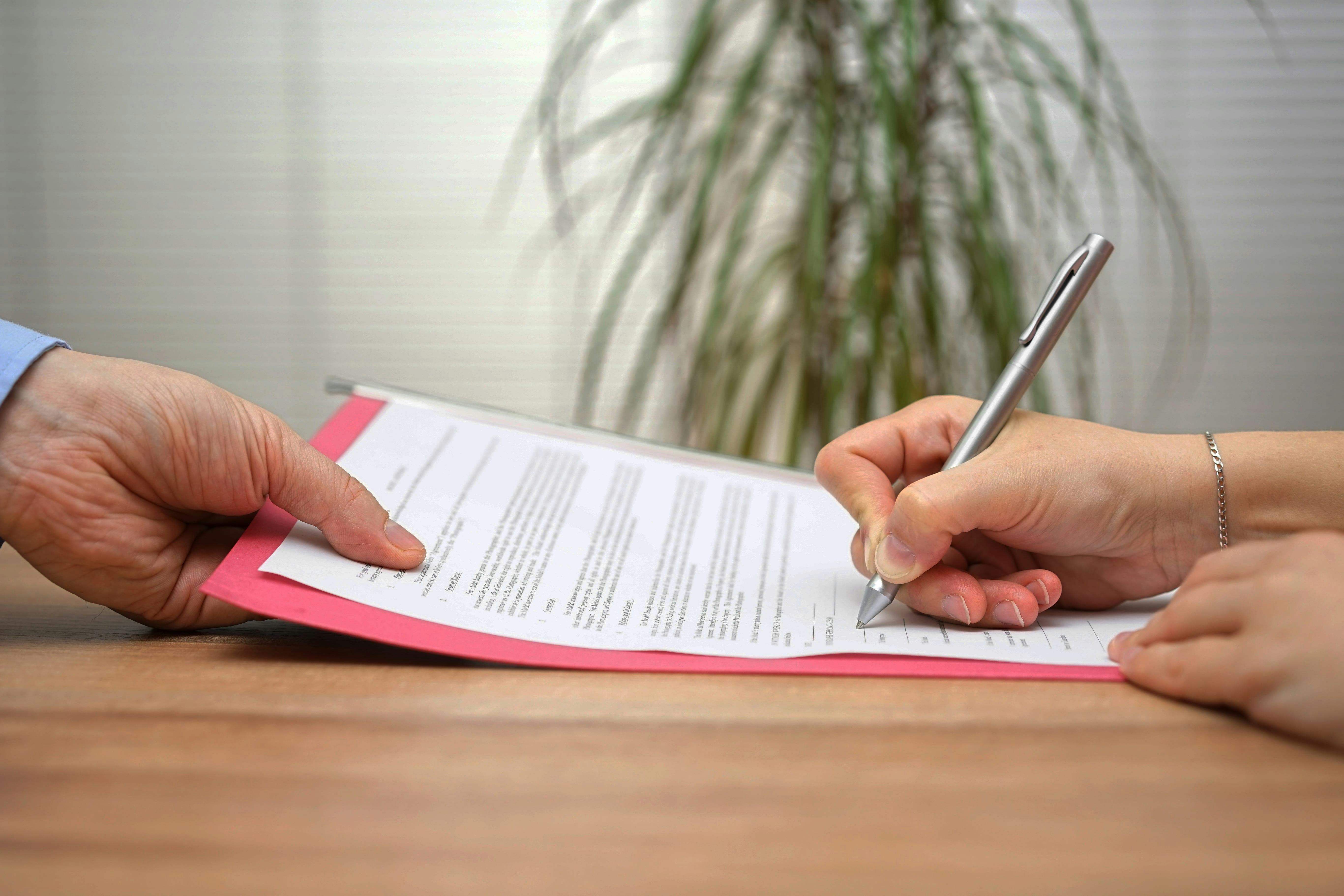 外傭離職信、終止合約通知書和推薦信的區別|終止工人姐姐合約