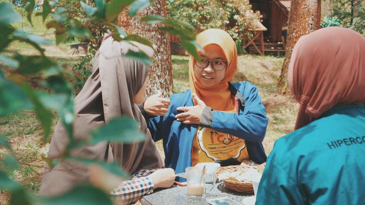 Aabb0889cc4998eef3867886d3de3fb5f3e57474 manage domestic helper problem house rule indonesian